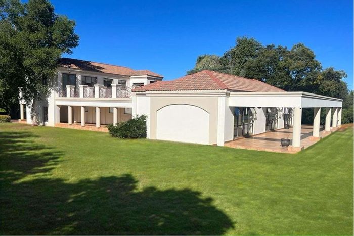 For Sale: House in Wilkoppies with 4 bedrooms, pool, tennis court, and security.