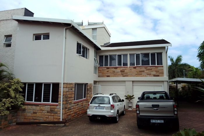 For Sale: House in Athlone with pool, garden, sea views, and ample parking.