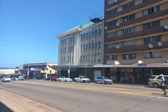 For Sale: Apartment in Pinetown Central, close to amenities and rental income potential.