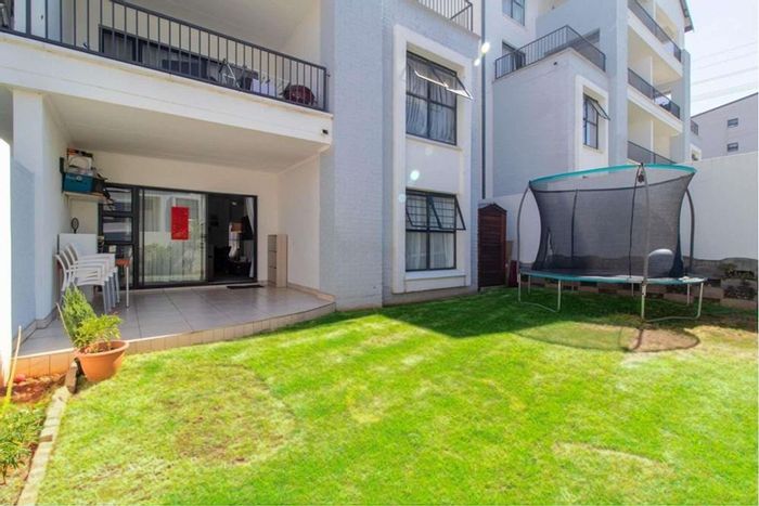 For Sale: Apartment in Greenstone Hill with gym, pool, restaurant, and garden.