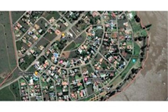 Vacant land for sale in Vaal Marina Central, close to water sports and activities.