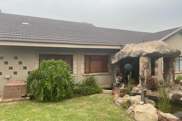 3-Bedroom House For Sale in Kriel Central, near schools and amenities.