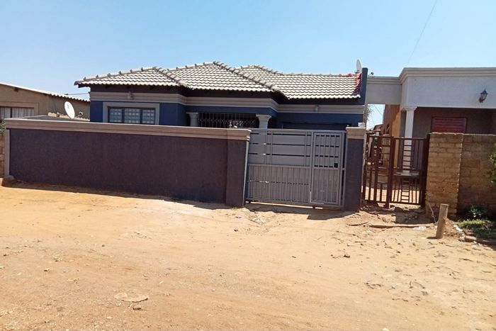 Thulani House For Sale: 2 bedrooms, garage, security system, and income potential.