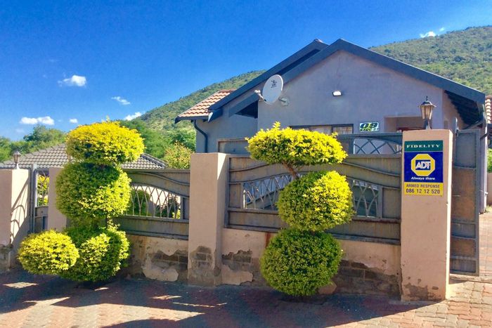 For Sale: 3-Bedroom House in Tlhabane West with Scenic Views and Spacious Yard.