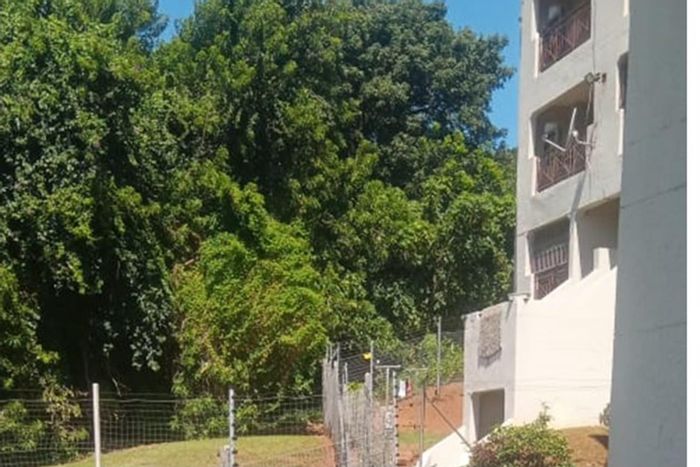 For Sale: Family Apartment in Sea View, close to amenities and 24-hour security.