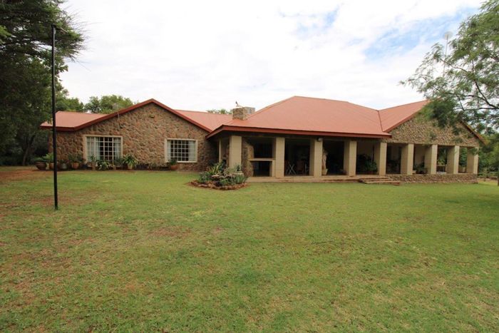 21 ha Farm in Bela Bela Rural for Sale: Manor house, electric fencing, borehole.