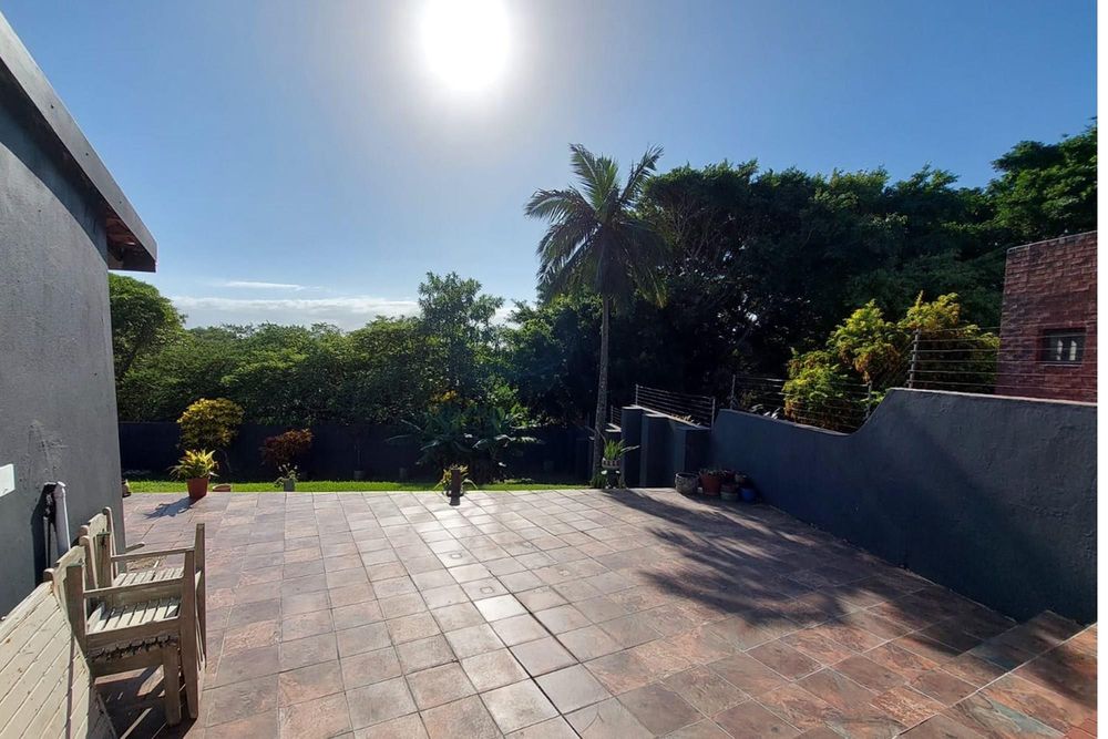 For Sale House in Meer En See with pool, flatlet, and spacious garage