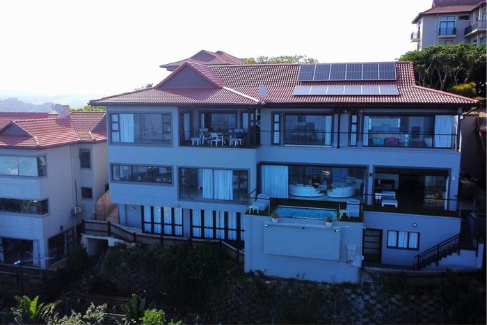 For Sale: 5-bedroom house in Westbrook with ocean views, sauna, and guest apartment.
