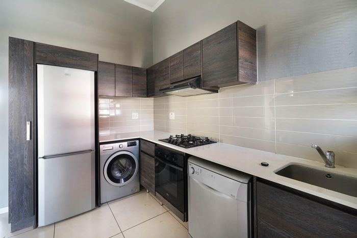 For Sale: 1-Bedroom Apartment in Fourways with clubhouse, pool, gym, and restaurant.