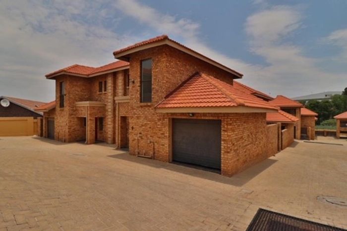 Elandshaven Cluster For Sale: 3-bed units, private gardens, secure access, fiber ready.