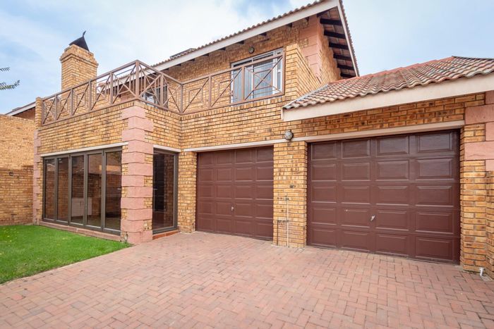 Honeydew Manor Townhouse For Sale: 3 beds, pool, playground, 24-hour security.