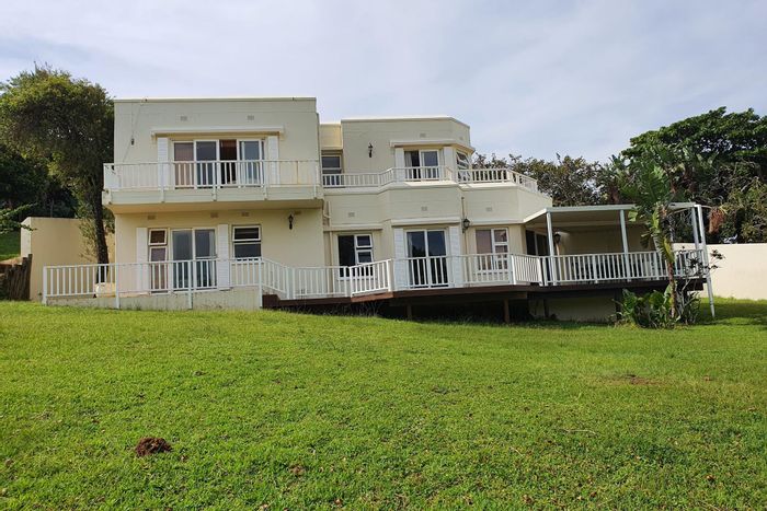 Palm Beach Townhouse For Sale: Ocean views, clubhouse, pools, and beach access.