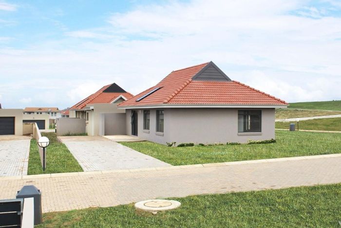 Kidds Beach House For Sale: 3 beds, garden, near beach, pet-friendly, parking.