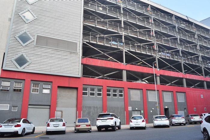 Industrial storage unit to rent in Cape Town City Centre with 24-hour access.