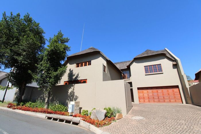 Douglasdale House For Sale: Secure estate, plunge pool, spacious open plan living.