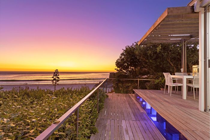 Camps Bay House To Rent: 4 Bedrooms, beach access, ocean views, serviced.