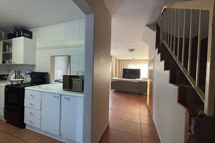 Eden Glen Townhouse For Sale: 3 Bedrooms, Double Garage, Private Garden, Great Value!