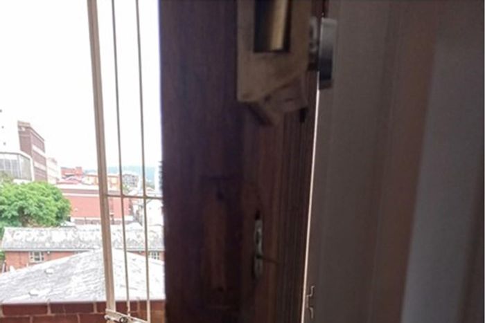 Centrally located apartment in Pietermaritzburg with easy access to amenities. To Rent.