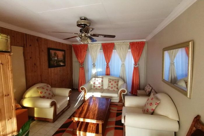 Spacious house for sale in Ga-Rankuwa with large yard and single garage.