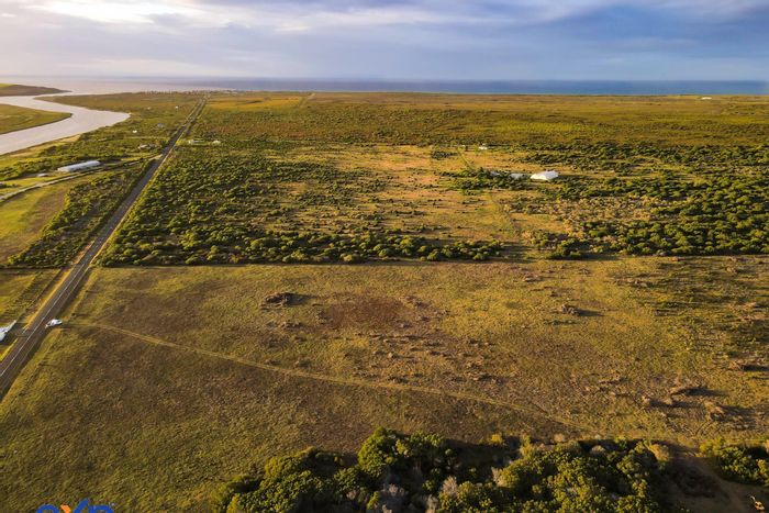 For Sale: 283 HA Vacant Land Residential in Gouritsmond Rural with ample water access.