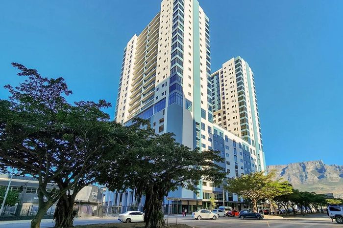 For Sale: Apartment in Foreshore with easy access, amenities, and city views.