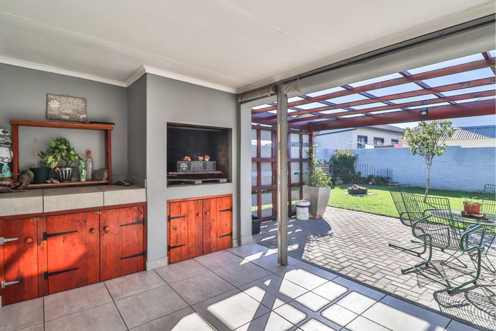 For Sale: House in Fountains Estate with garden, braai area, and double garage.