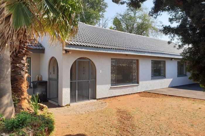 To Rent: 4-Bedroom House in Parkrand with Pool, Lapa, and Double Carport.