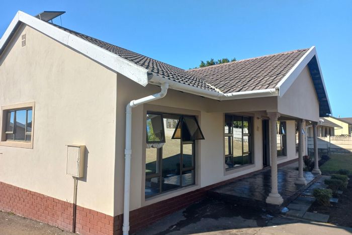For Sale: Bisley House with 4 bedrooms, close to amenities and schools.