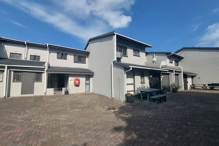 For Sale: Arboretum Townhouse with 3 bedrooms, pool, tennis courts, and garden.