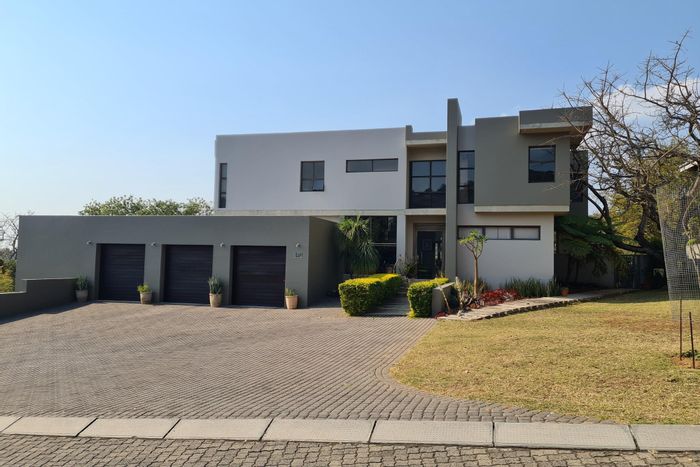 Shandon Estate House For Sale: Spacious layout, large yard, and convenient location.