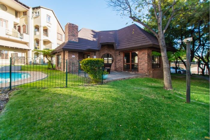 For Sale: Apartment in Randpark Ridge with pool, clubhouse, and security access.