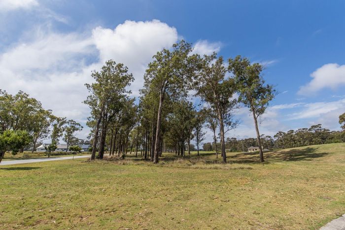 For Sale: Vacant Land Residential in Wedgewood Golf Estate with golf course access.