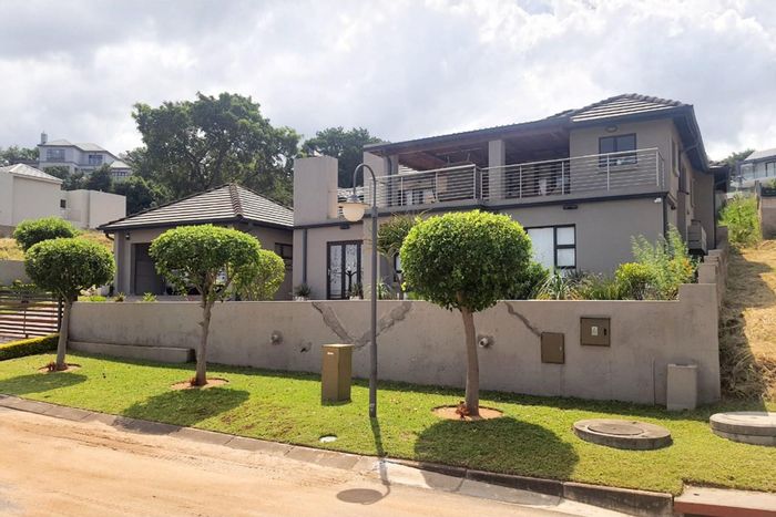 Elawini Lifestyle Estate: For Sale House with cinema, man cave, and air conditioning.