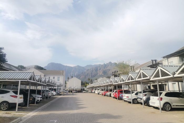 For Sale: 2-bedroom apartment in Paarl East, ideal for first-time buyers or investors.