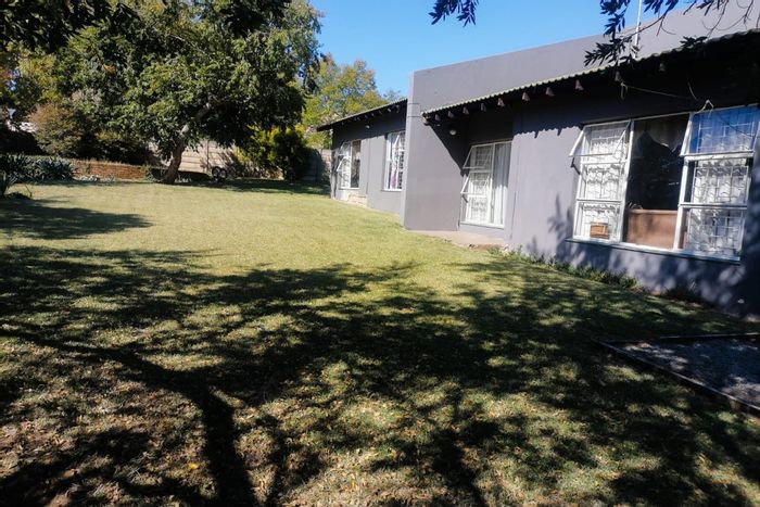 For Sale: Spacious 4-Bedroom House in Sasolburg Central with Flatlet and Garages.