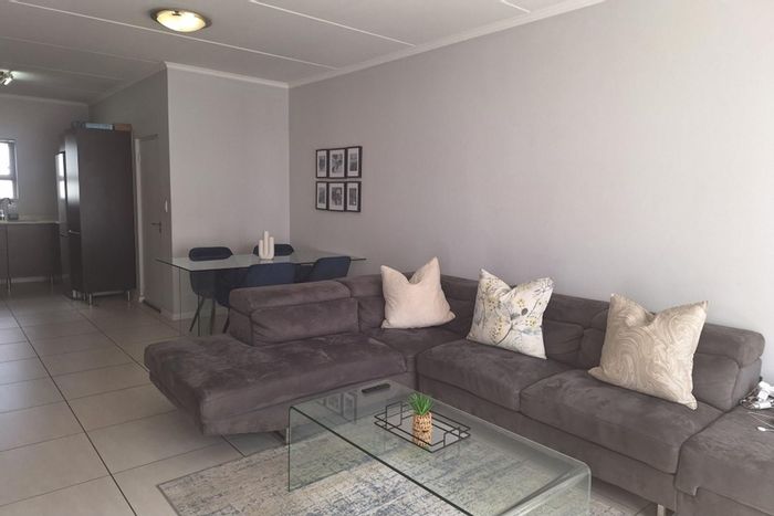 For Sale: Apartment in Greenstone Hill with Lifestyle Centre, pools, gym, and cinema.