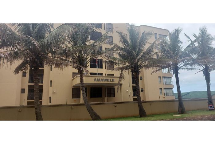 Amanzimtoti Townhouse For Sale: 3 bedrooms, sea views, pool access, secure complex.