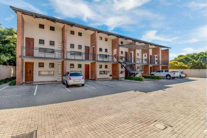 2-bedroom apartment for sale in Hatfield with secure parking and communal garden.