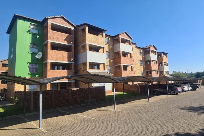For Sale: 2-Bedroom Apartment in Amberfield with Pool, Balcony, and Secure Parking.