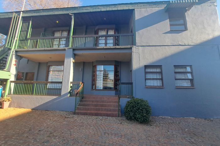 Braamfontein Werf House For Sale: 28 student rooms, solar system, secure access.