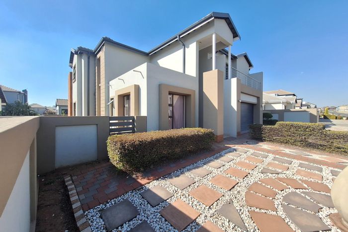 For Sale: House in Zambezi Manor Lifestyle Estate with 4 bedrooms, garden, and security.