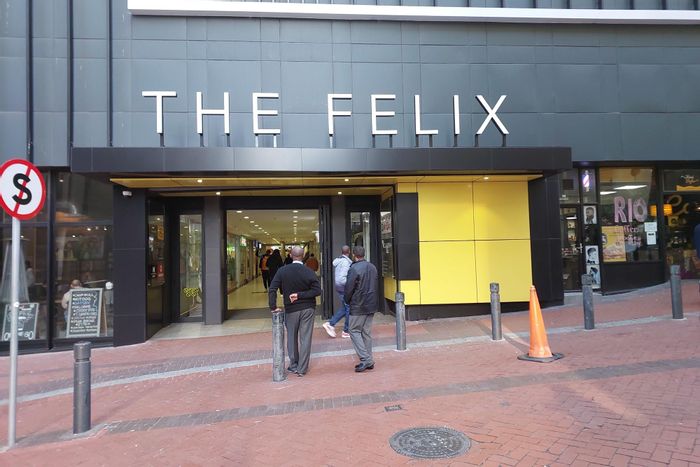 Prime 135 sqm retail space for rent in Cape Town City Centre, high visibility.