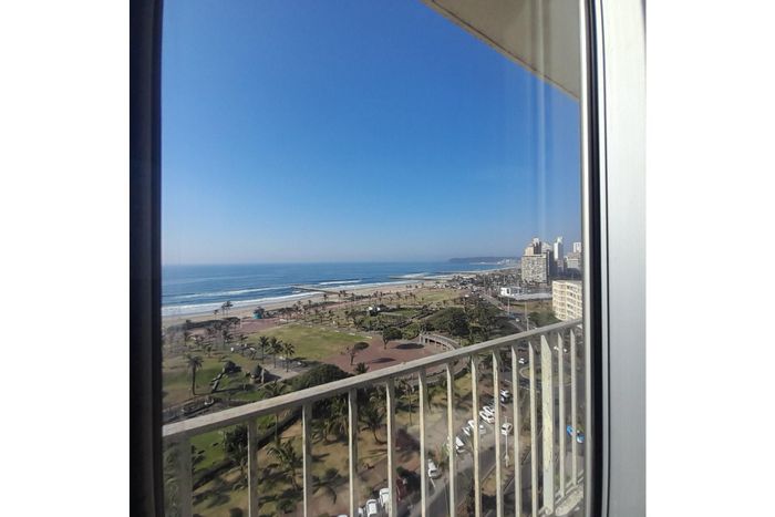 For Sale: North Beach Apartment with sea views, 3 bedrooms, 3 bathrooms, parking.