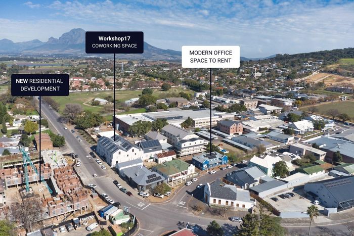 Retail space to rent in Paarl South with reception, boardroom, and parking.