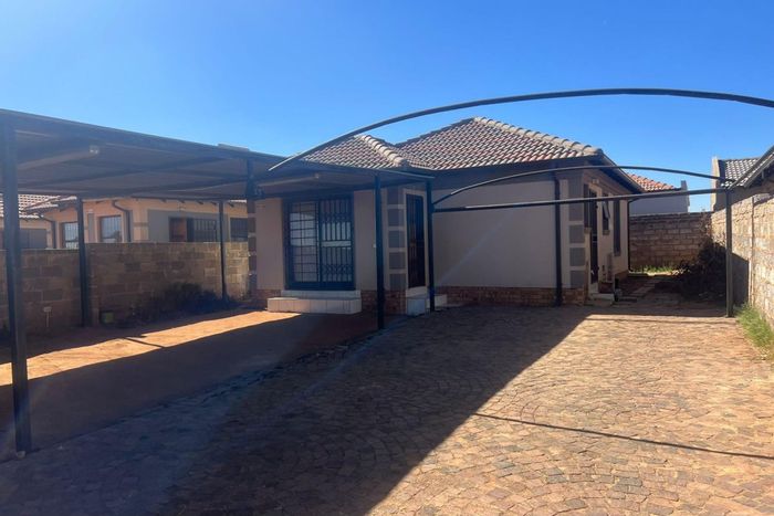 For Sale: Alliance House with 3 bedrooms, carport, and open-plan living.