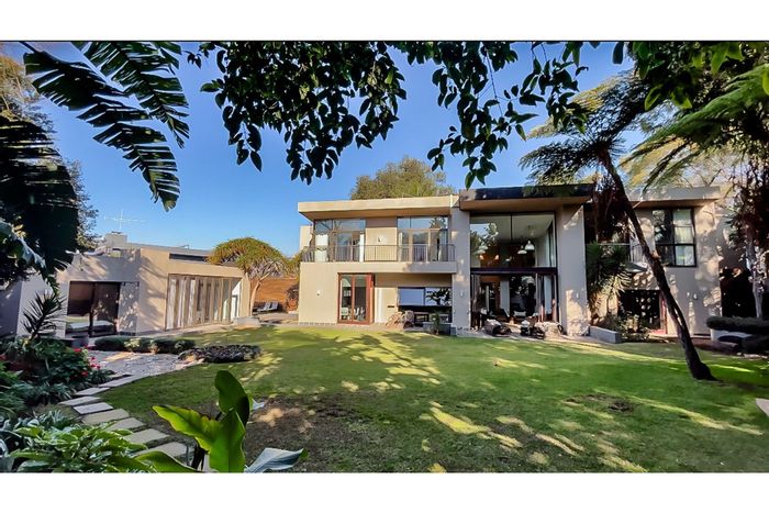Atholl House For Sale: 6 bedrooms, cottage, borehole water, exclusive estate living.