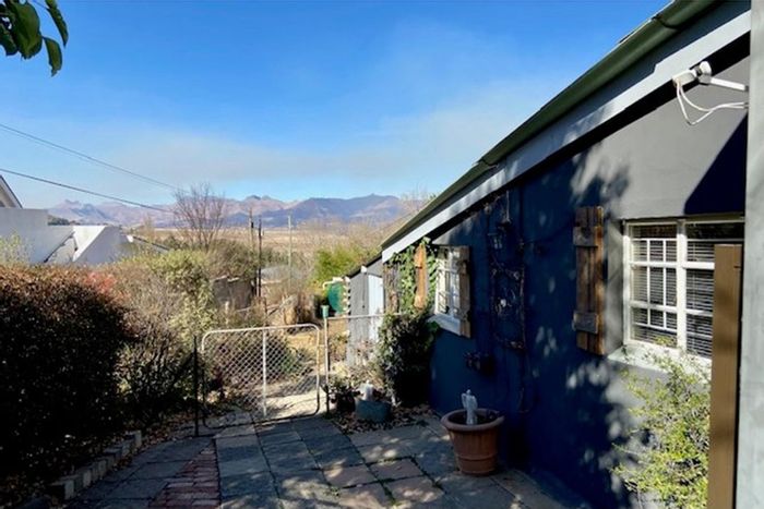 For Sale: House in Clarens Central with guest units and income potential.