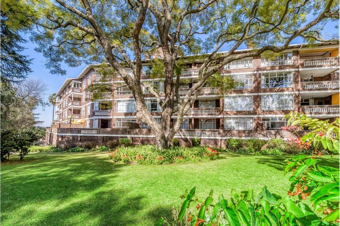 For Sale: Sandown Apartment with 4 Bedrooms, 3 Parking Bays, Pool, and Views.