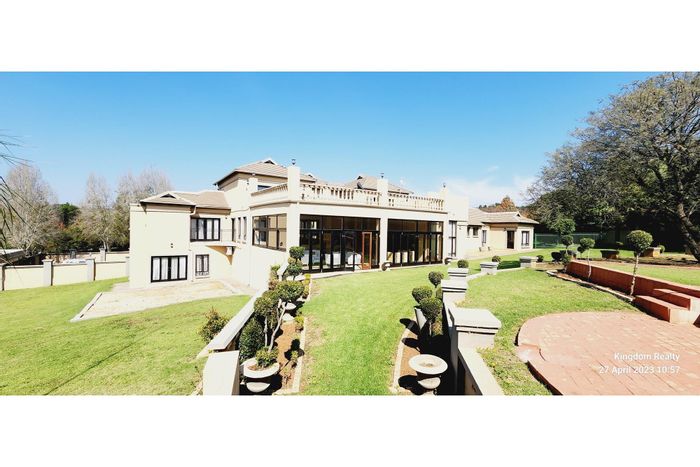 Mooikloof House For Sale: Secure estate living, pet-friendly, great potential awaits.