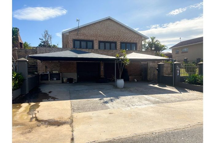 For Sale: House in Winterstrand with pool, fish pond, and double garage.